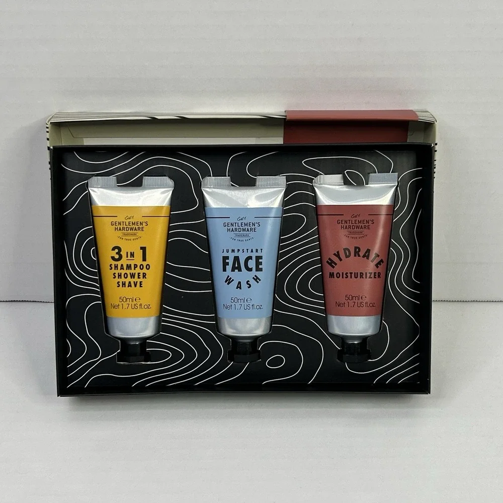 Gentlemens Hardware Travel Ready Kit Vegan Friendly Toiletries Oak Moss Gift Set